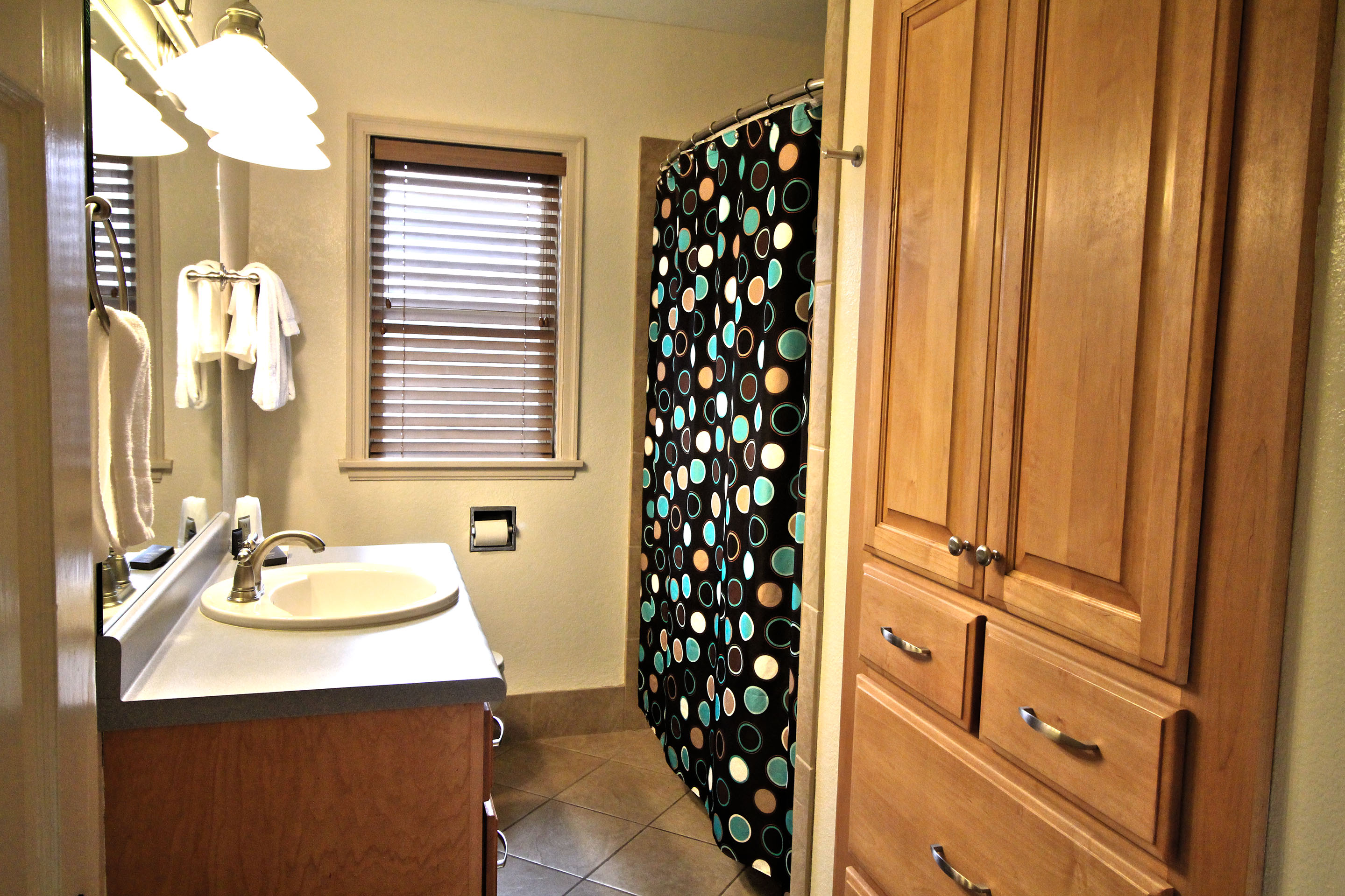 Peach Tree Inn & Suites — photo 37 of 60