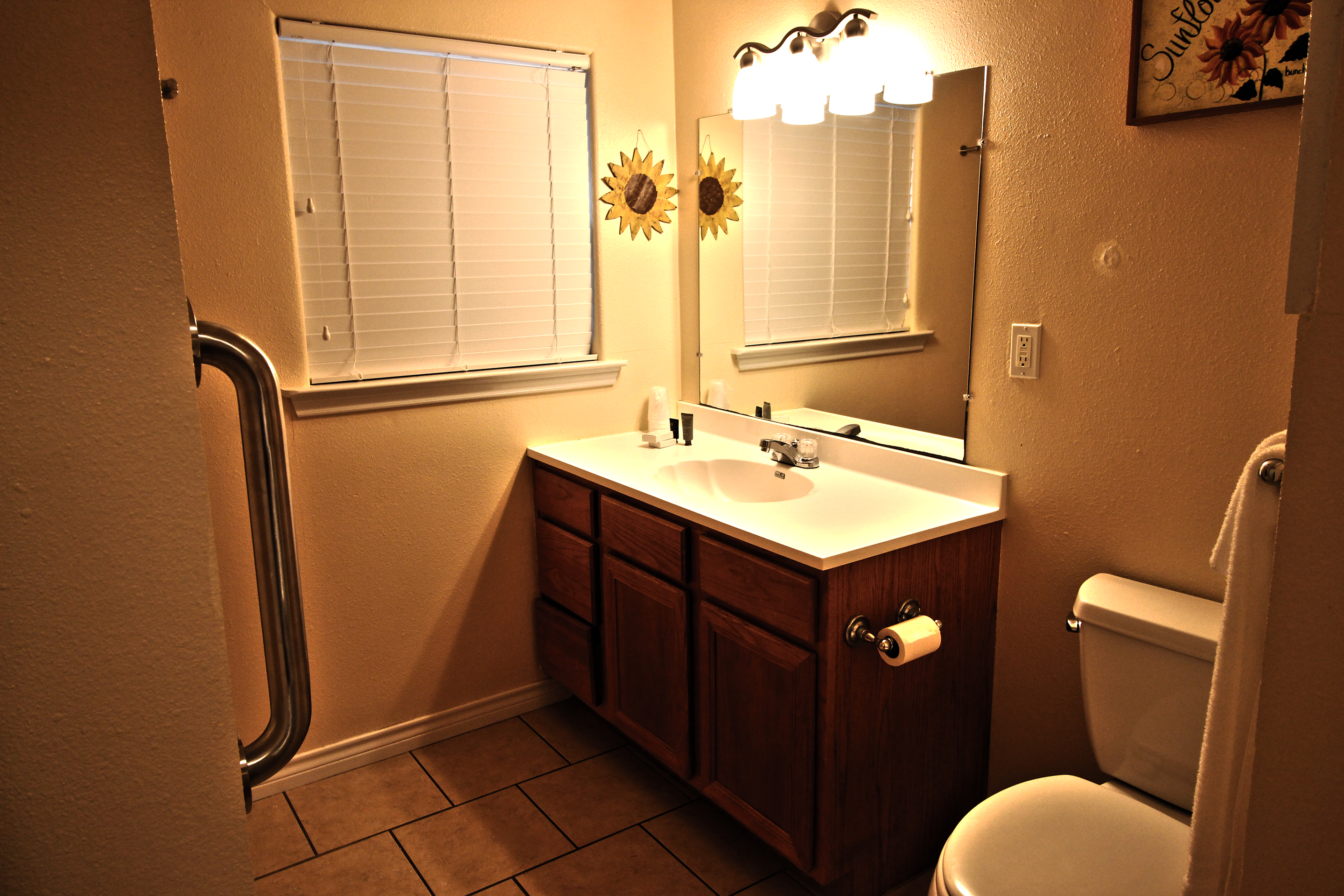 Peach Tree Inn & Suites — photo 52 of 60